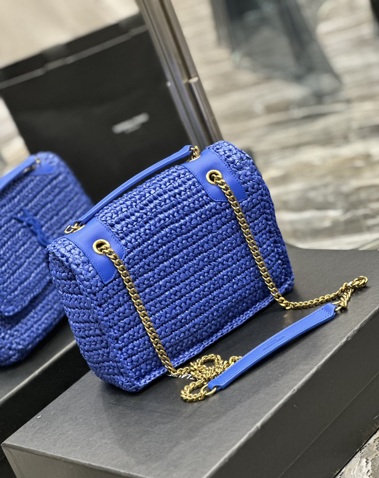 Y51 NIKI CHAIN BAG IN RAFFIA AND LEATHER BLUE 22×16.5×12 CM