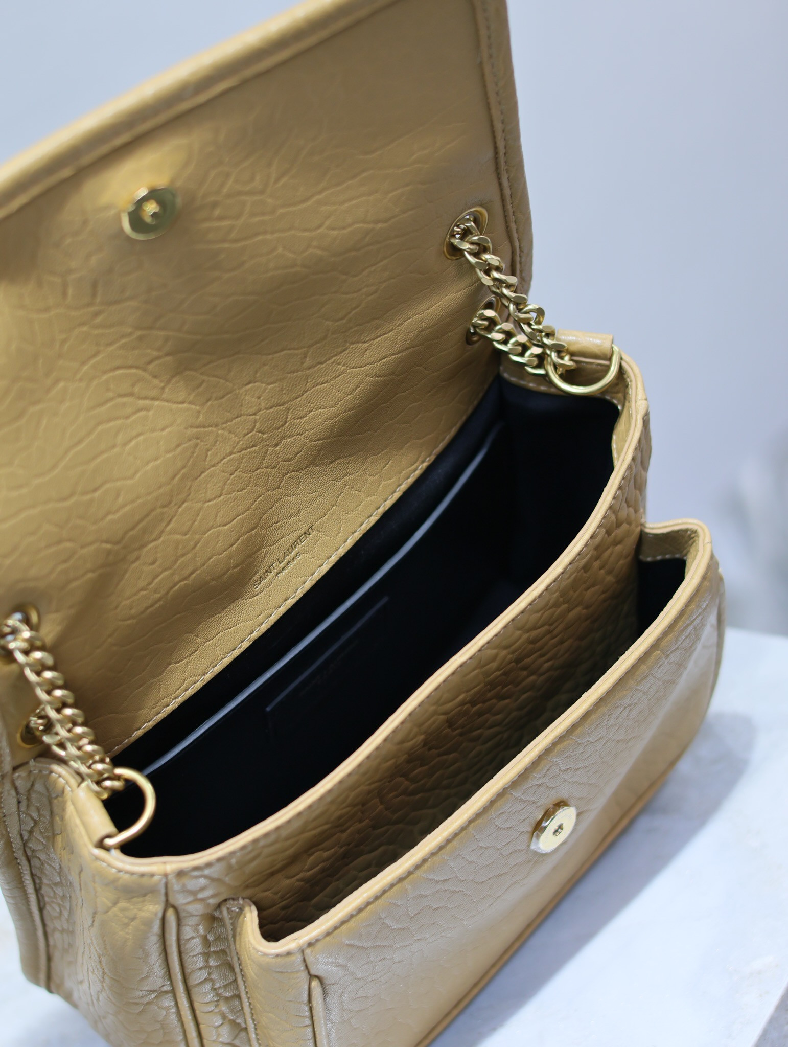 Y51 NIKI BABY IN VINTAGE LEATHER DARK CORK 8.2 X 6 X 2.9 INCHES