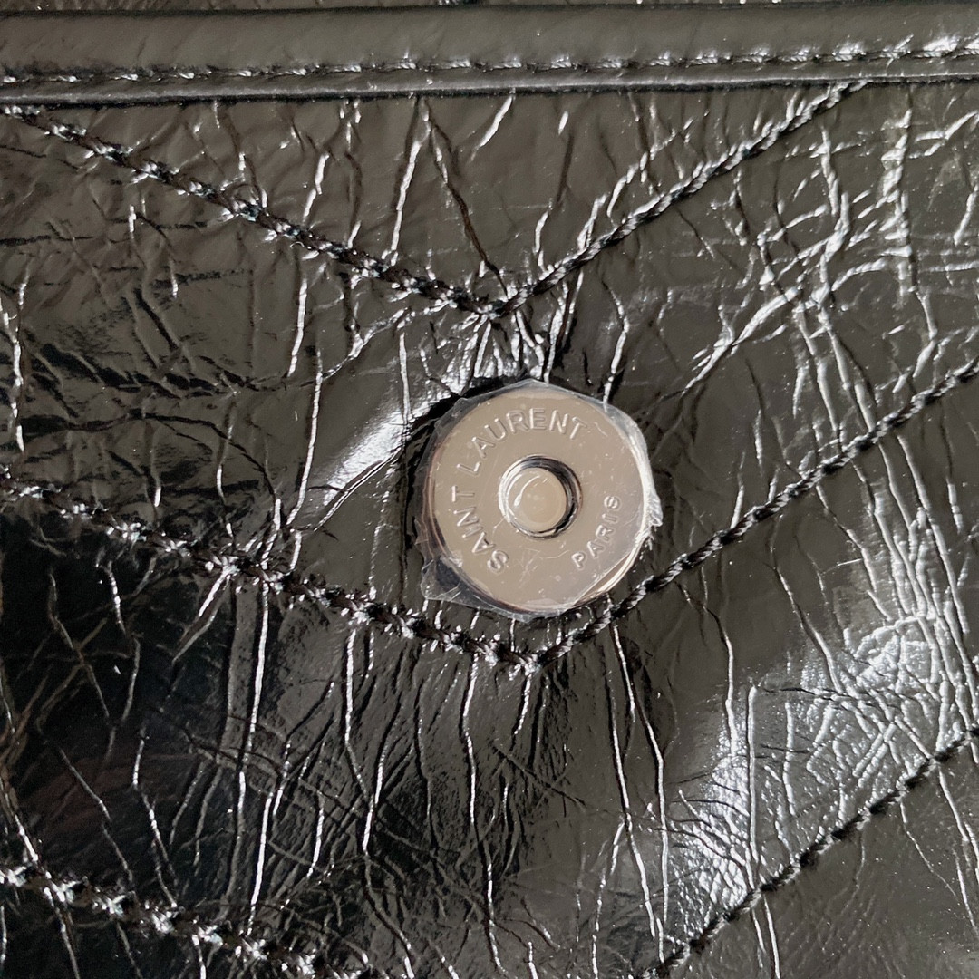 Y51 NIKI MEDIUM IN VINTAGE LEATHER ALL BLACK 11 X 7.8 X 3.3 INCHES