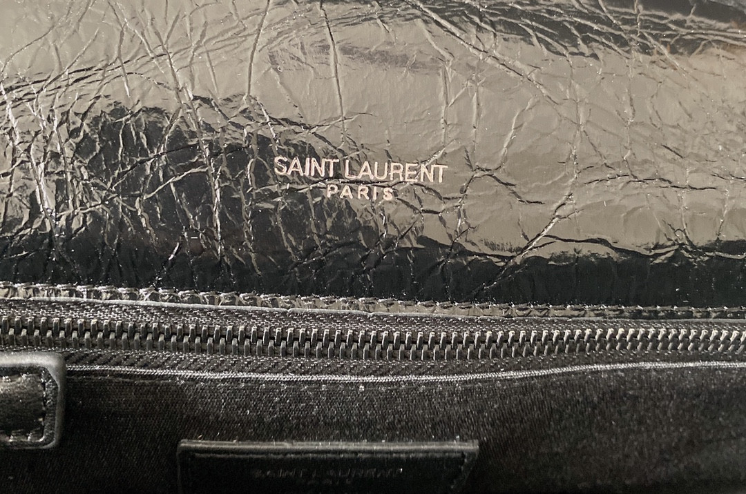 Y51 NIKI MEDIUM IN VINTAGE LEATHER ALL BLACK 11 X 7.8 X 3.3 INCHES