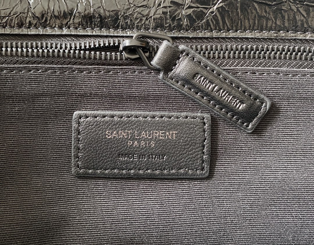 Y51 NIKI MEDIUM IN VINTAGE LEATHER ALL BLACK 11 X 7.8 X 3.3 INCHES