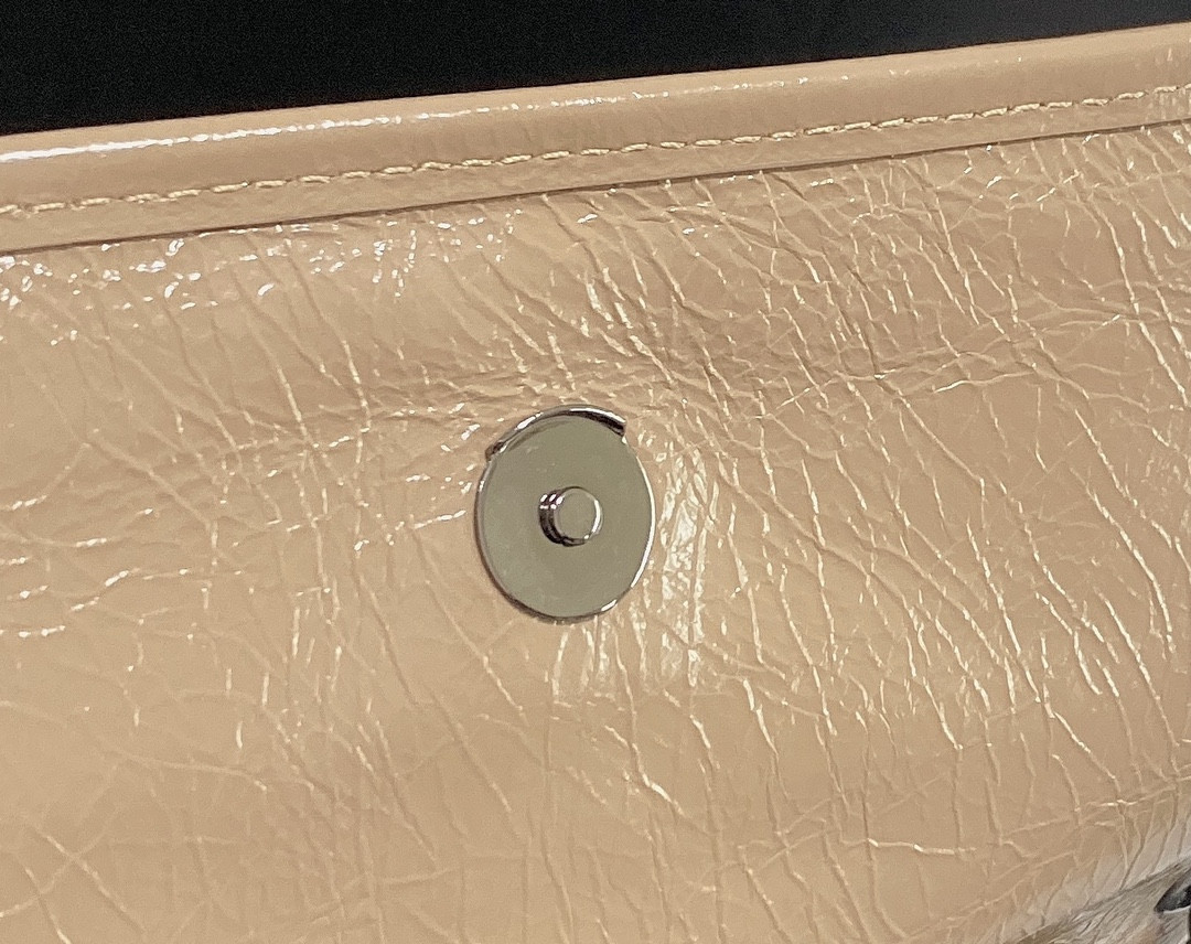 Y51 NIKI MEDIUM IN VINTAGE LEATHER DARK BEIGE 11 X 7.8 X 3.3 INCHES