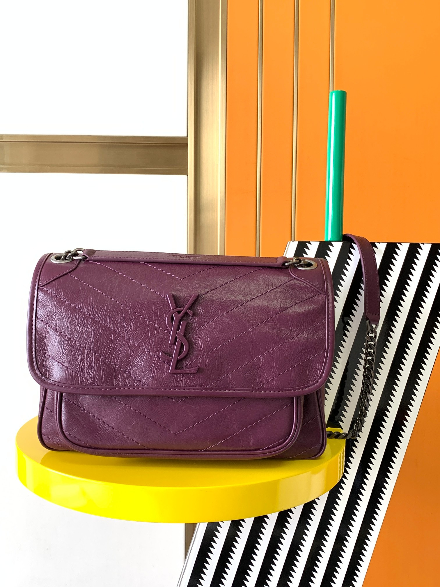 Y51 NIKI MEDIUM IN VINTAGE LEATHER PURPLE 11 X 7.8 X 3.3 INCHES