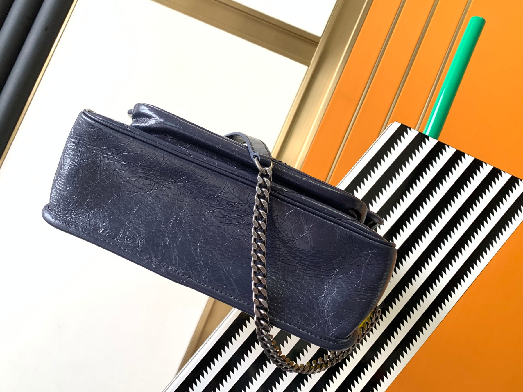 Y51 NIKI MEDIUM IN VINTAGE LEATHER navy 11 X 7.8 X 3.3 INCHES