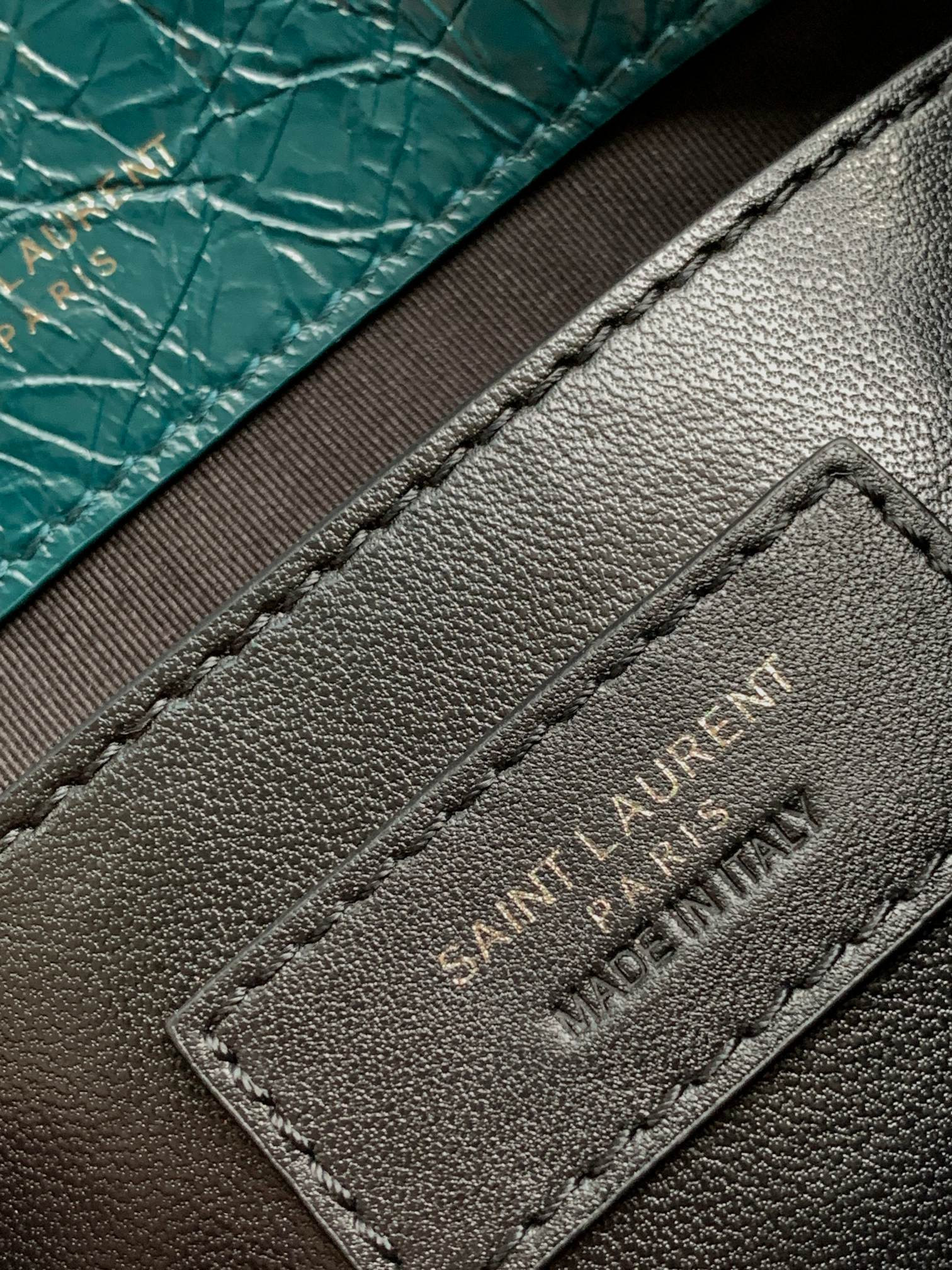 Y51 NIKI BABY IN VINTAGE LEATHER BLUE 8.2 X 6 X 2.9 INCHES