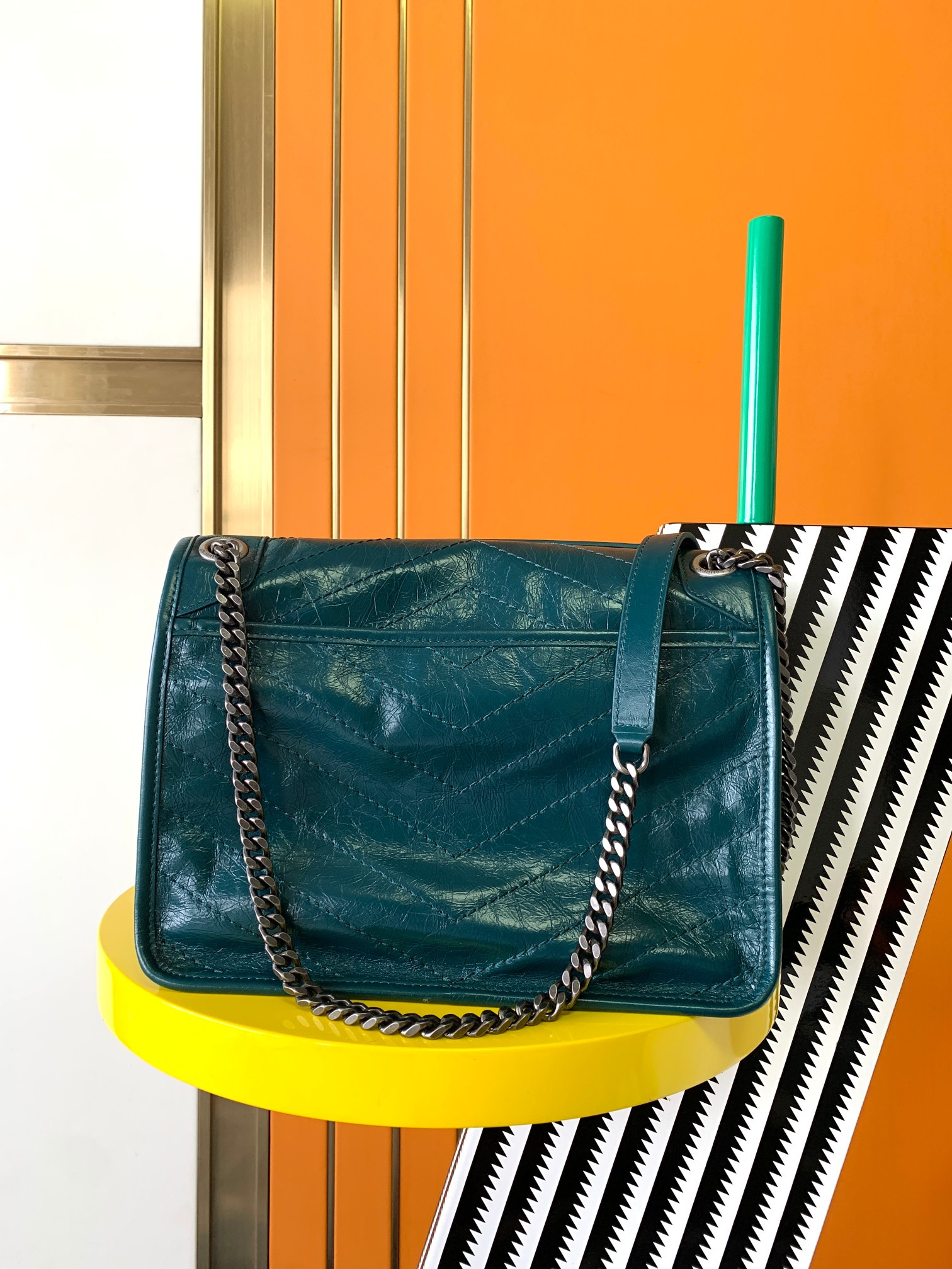 Y51 NIKI MEDIUM IN VINTAGE LEATHER 11 X 7.8 X 3.3 INCHES