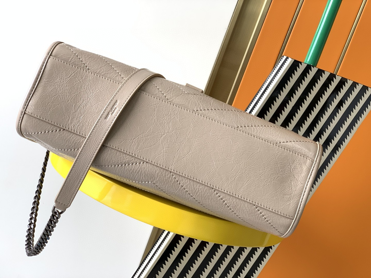 Y51 NIKI SHOPPING IN VINTAGE LEATHER BEIGE 12.9 X 10.6 X 4.5 INCHES