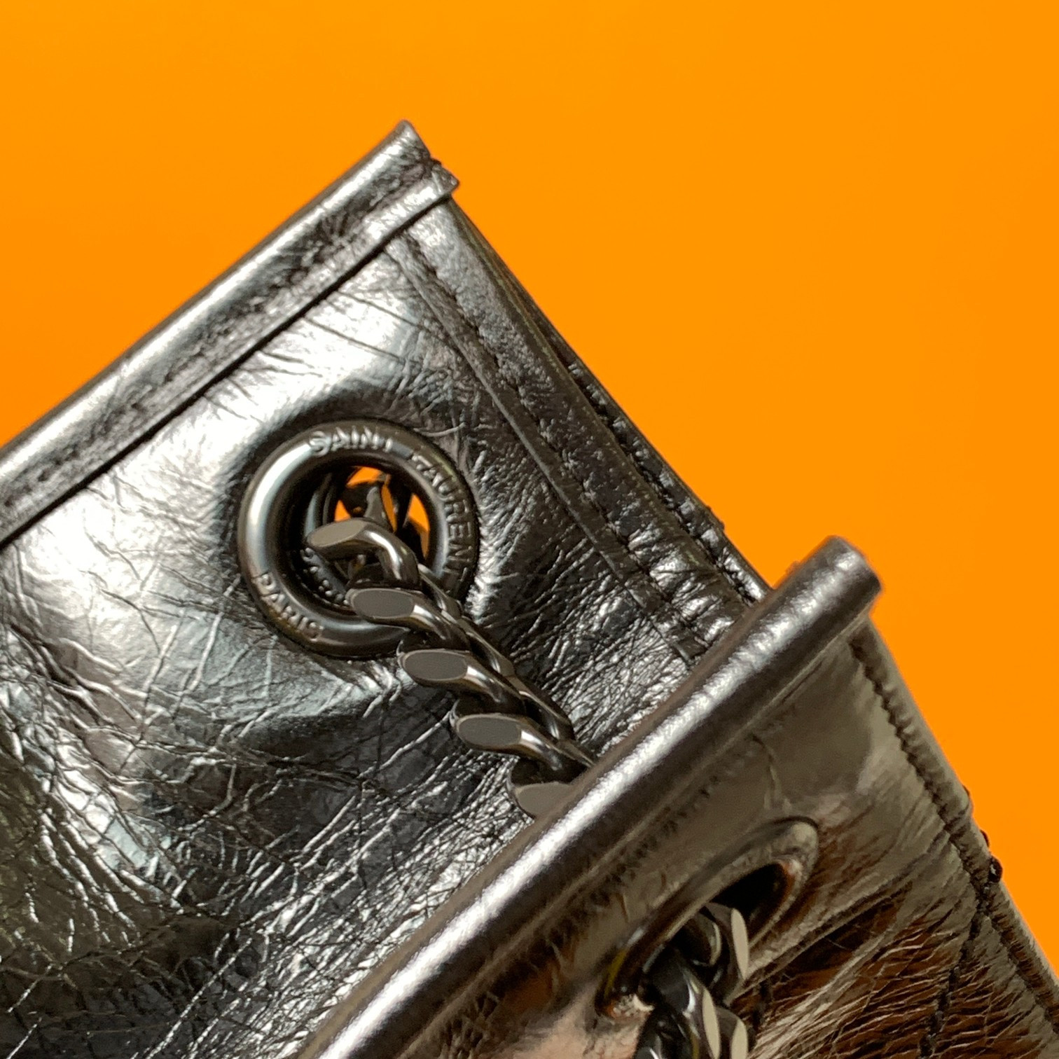 Y51 NIKI SHOPPING IN VINTAGE LEATHER 12.9 X 10.6 X 4.5 INCHES