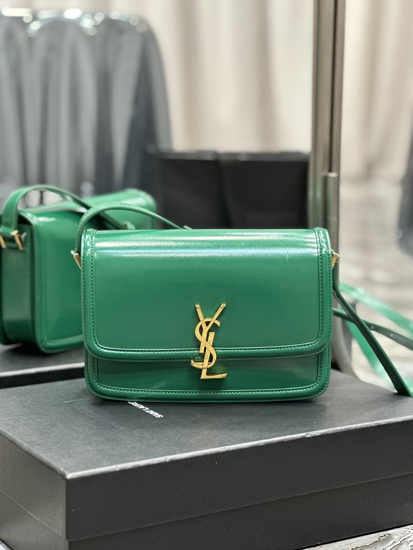 Y51 SOLFERINO MEDIUM SATCHEL IN BOX Sa1nt Lau*nt GREEN 9.1 X 6.3 X 2.4 INCHES