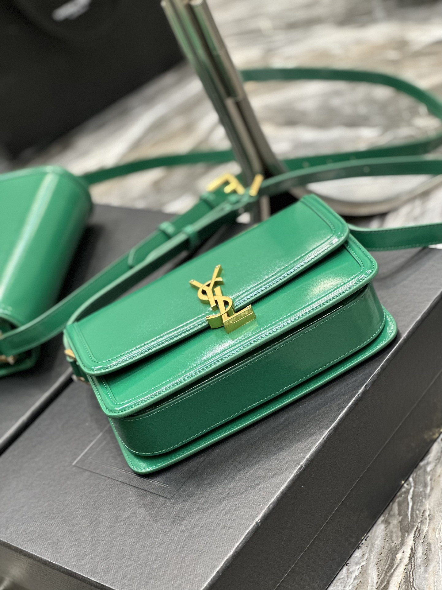 Y51 SOLFERINO MEDIUM SATCHEL IN BOX Sa1nt Lau*nt GREEN 9.1 X 6.3 X 2.4 INCHES