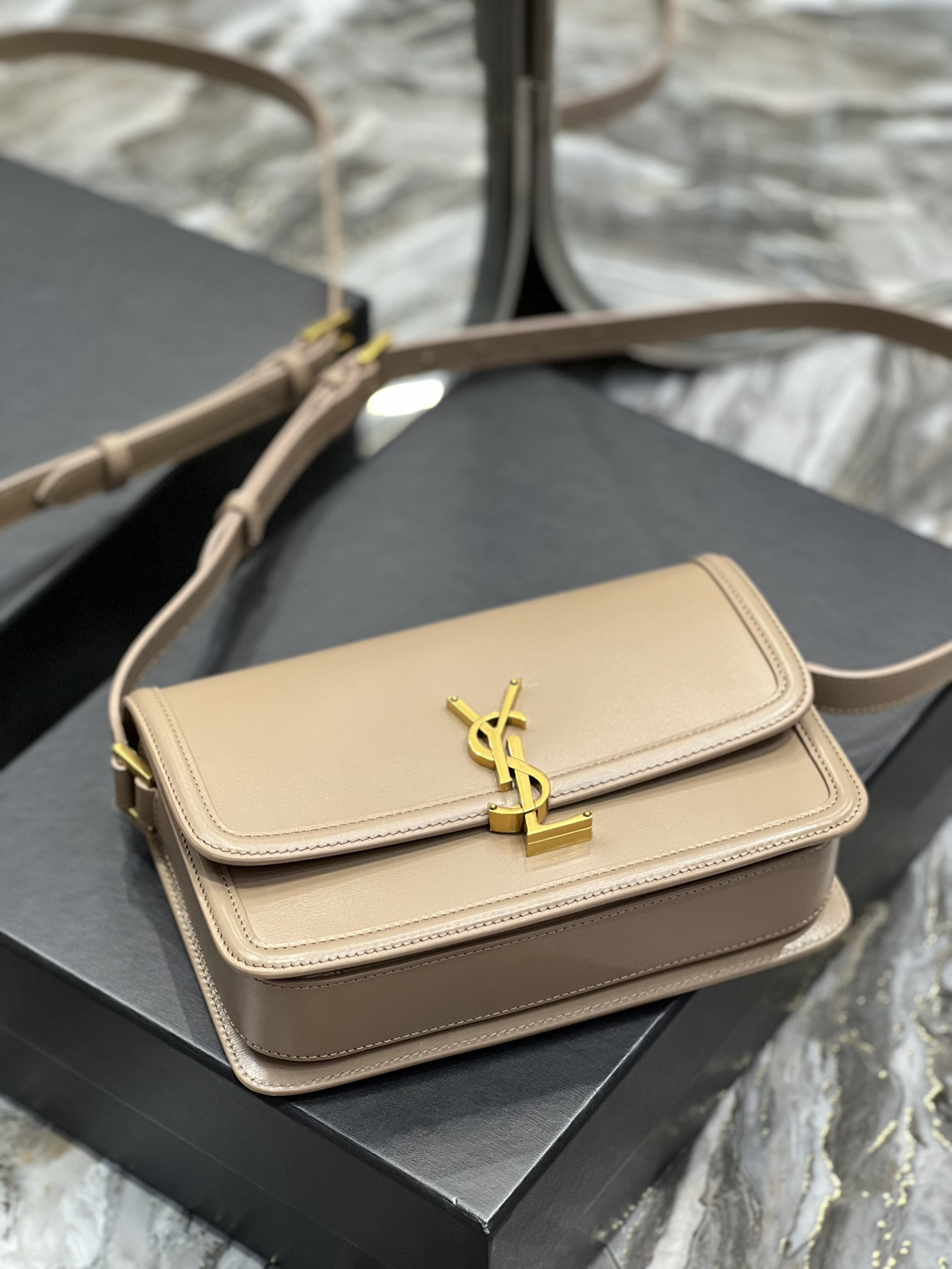 Y51 SOLFERINO MEDIUM SATCHEL IN BOX Sa1nt Lau*nt PINK 9.1 X 6.3 X 2.4 INCHES