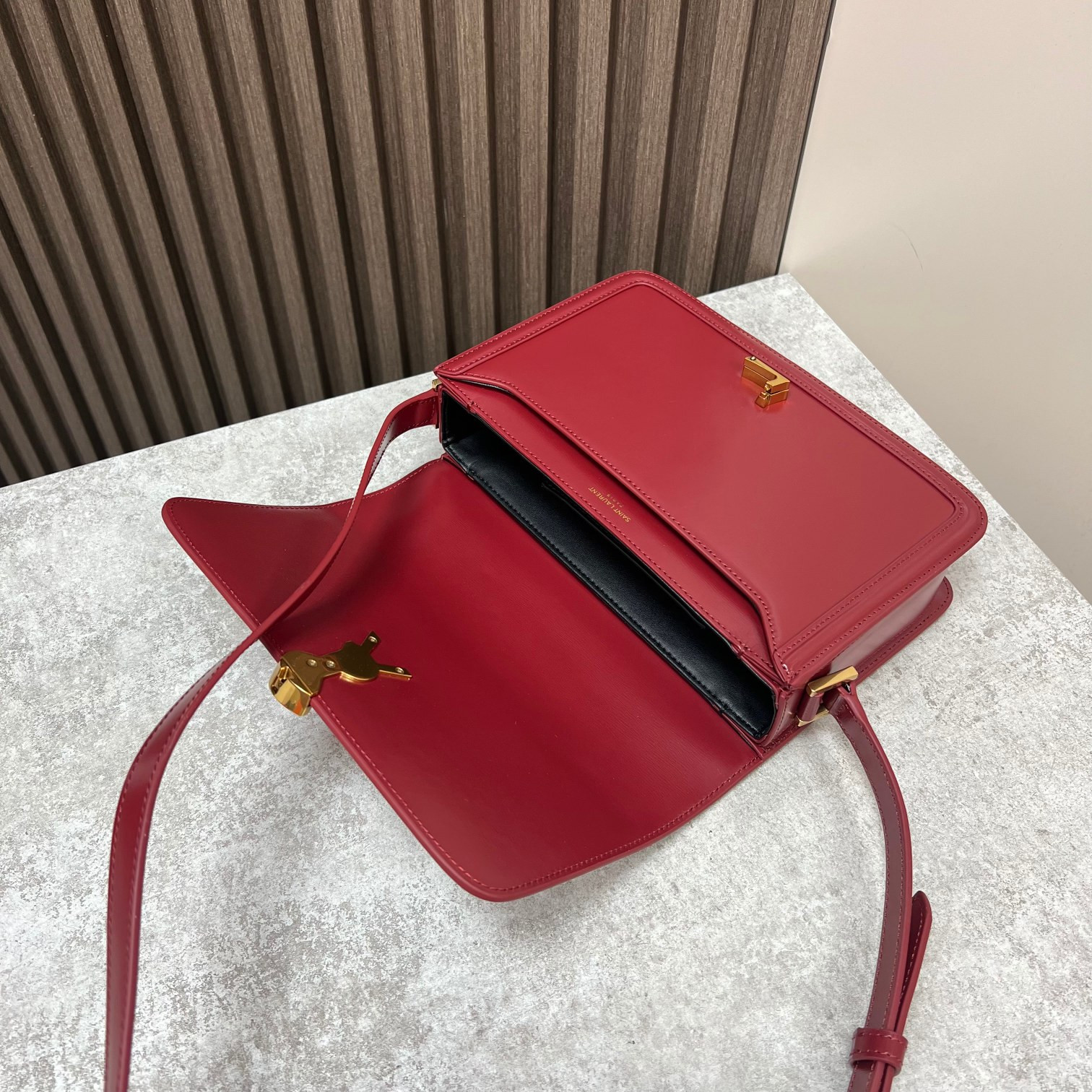 Y51 SOLFERINO MEDIUM SATCHEL IN BOX Sa1nt Lau*nt RED 9.1 X 6.3 X 2.4 INCHES