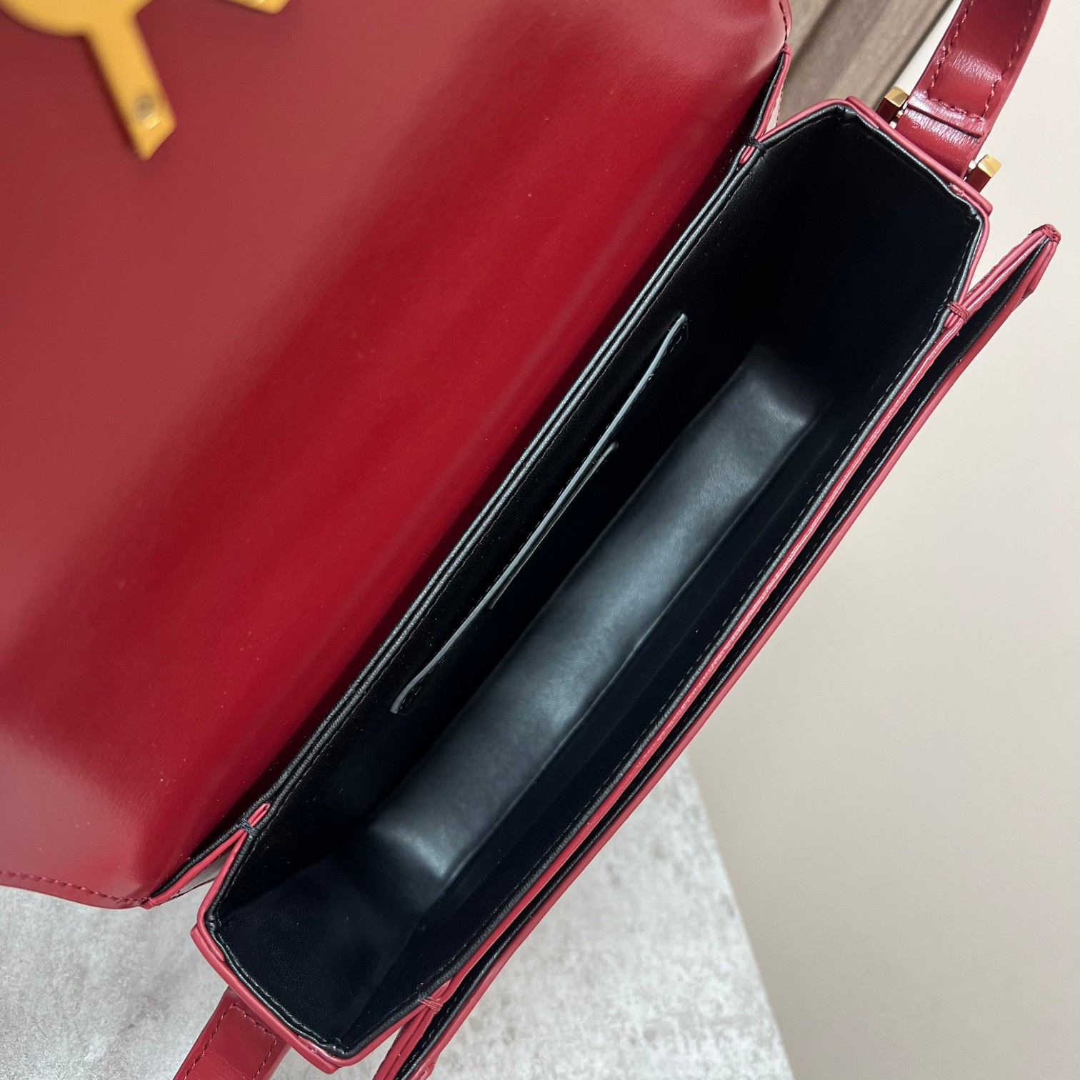 Y51 SOLFERINO MEDIUM SATCHEL IN BOX Sa1nt Lau*nt RED 9.1 X 6.3 X 2.4 INCHES