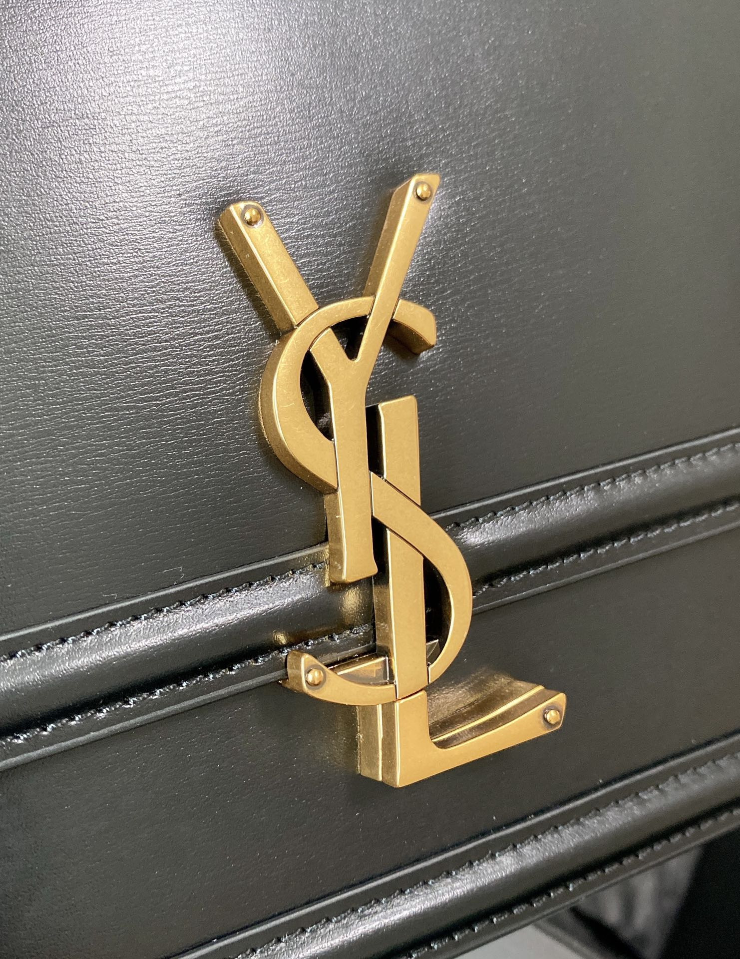 Y51 SOLFERINO MEDIUM SATCHEL IN BOX Sa1nt Lau*nt BLACK 9.1 X 6.3 X 2.4 INCHES