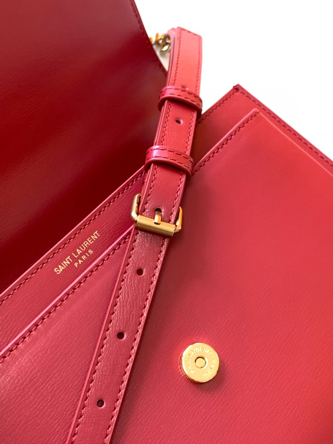 Y51 SUNSET LARGE IN SMOOTH LEATHER RED 10.6 X 7 X 3.1 INCHES