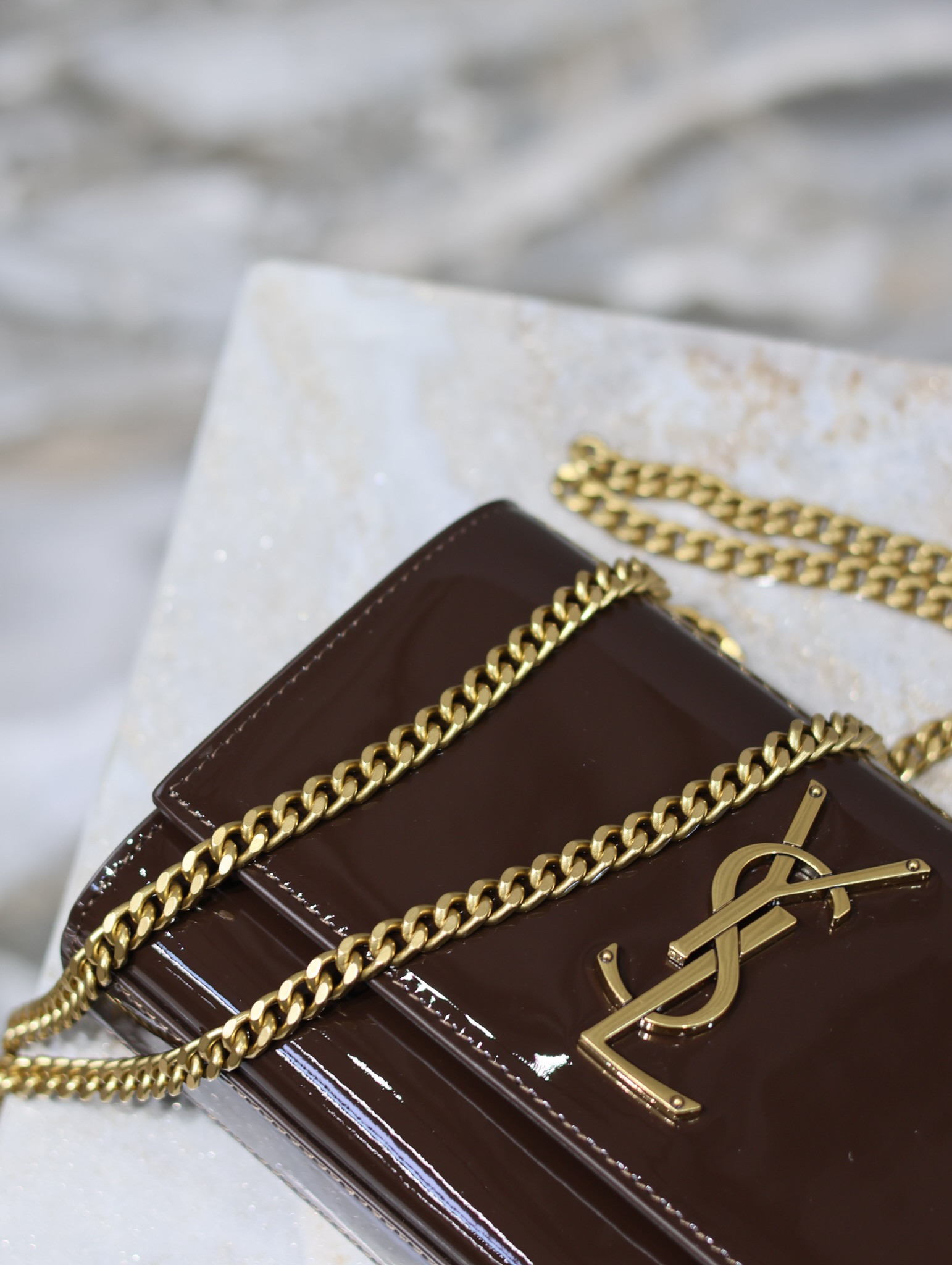 Y51 KATE SMALL IN SHINY LEATHER COFFEE 7.8 X 4.9 X 1.9 INCHES