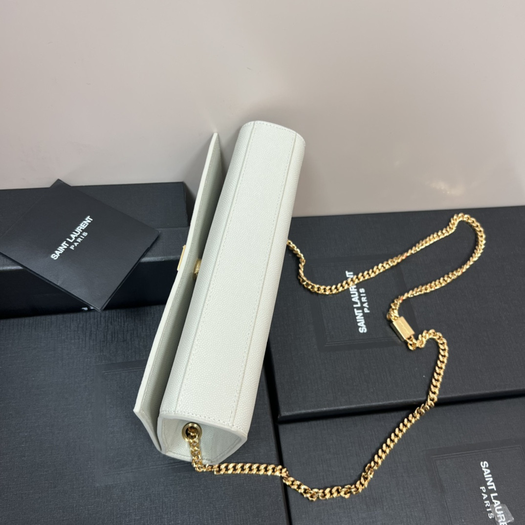 Y51 KATE MEDIUM IN GRAIN DE POUDRE EMBOSSED LEATHER WHITE GOLD 9.4 X 5.7 X 2.1 INCHES