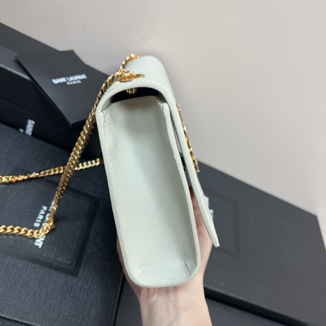 Y51 KATE MEDIUM IN GRAIN DE POUDRE EMBOSSED LEATHER WHITE GOLD 9.4 X 5.7 X 2.1 INCHES