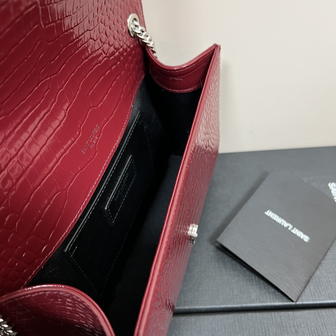 Y51 KATE MEDIUM TASSEL IN CROCODILE-EMBOSSED LEATHER RED 9.4 X 5.7 X 2.1 INCHES