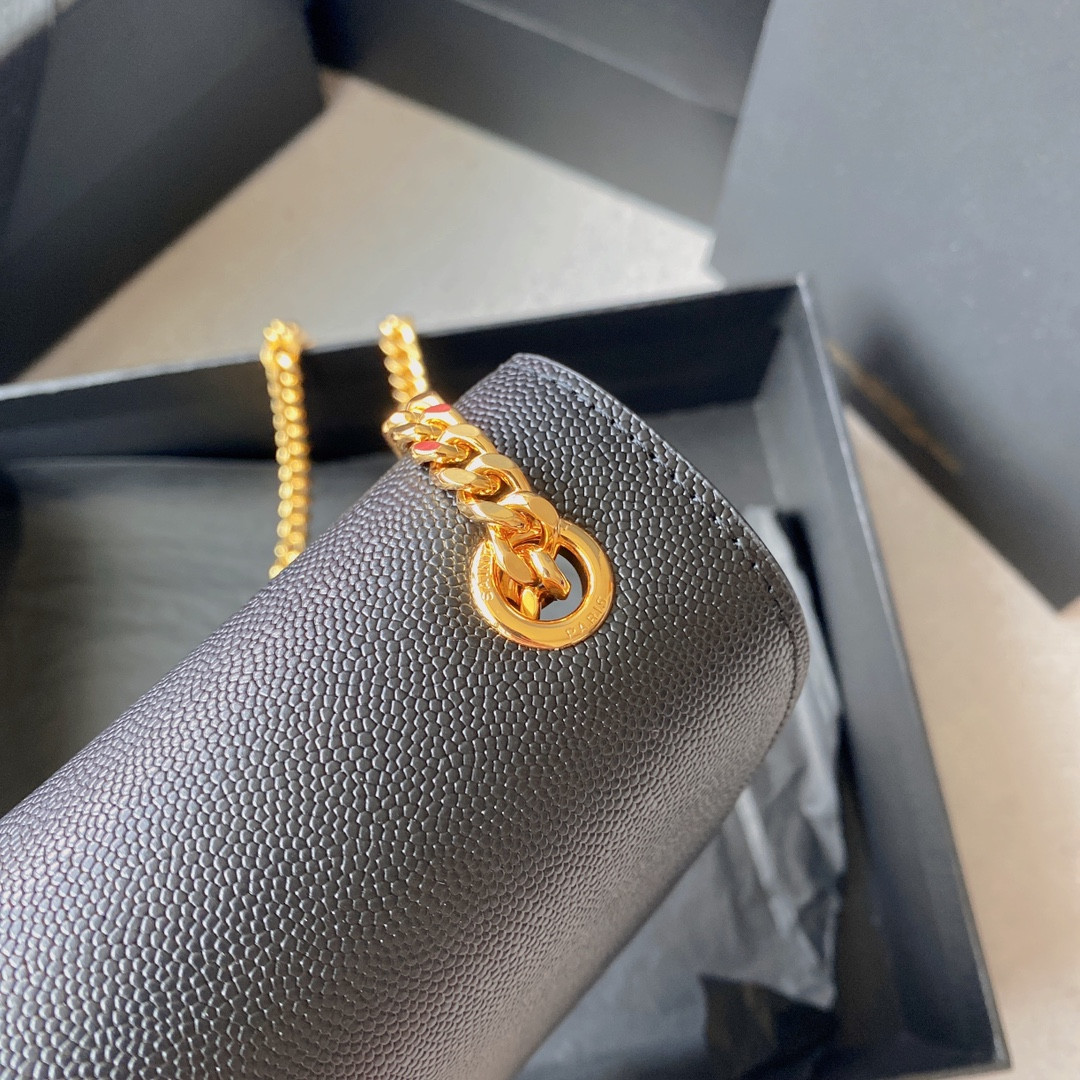 Y51 KATE MEDIUM IN GRAIN DE POUDRE EMBOSSED LEATHER BLACK 9.4 X 5.7 X 2.1 INCHES