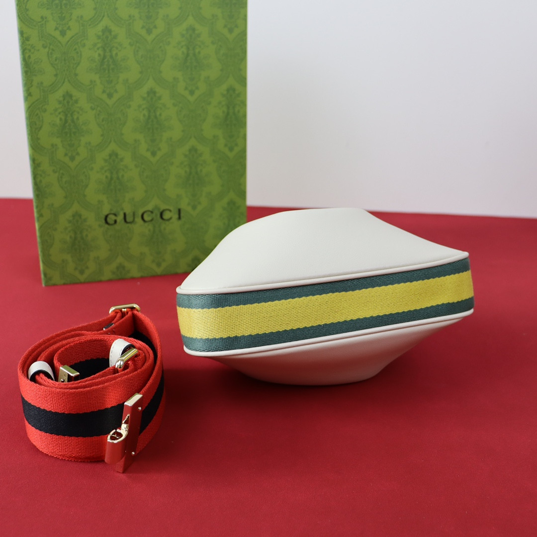 Gvc*1 ATTACHE SMALL SHOULDER BAG WHITE 9"W x 8.7"H x 2"D