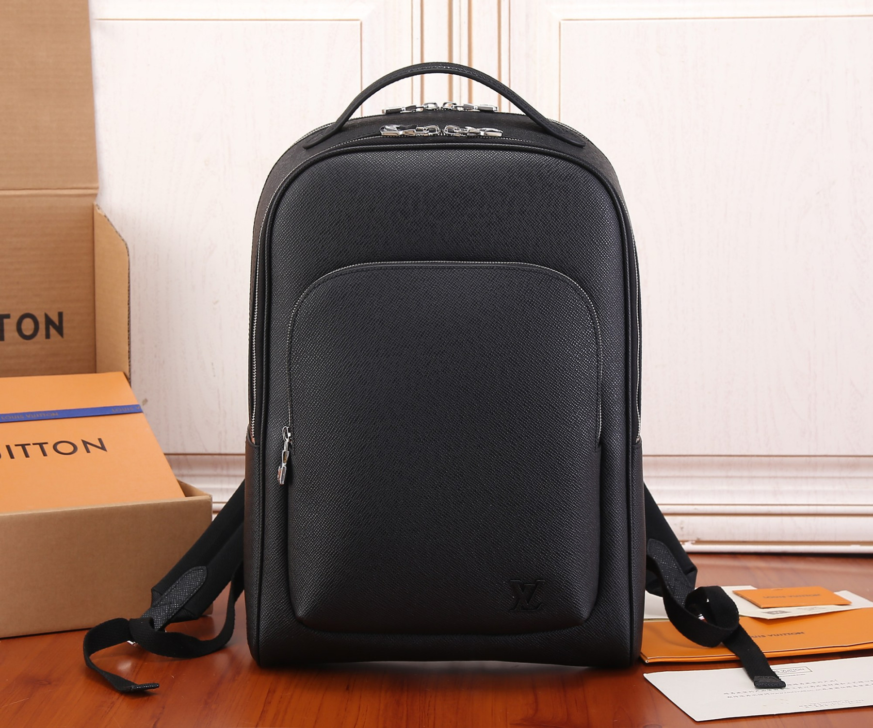 L0vis Vvtt0n M30977 Avenue Backpack 40 x 31 x 15 cm