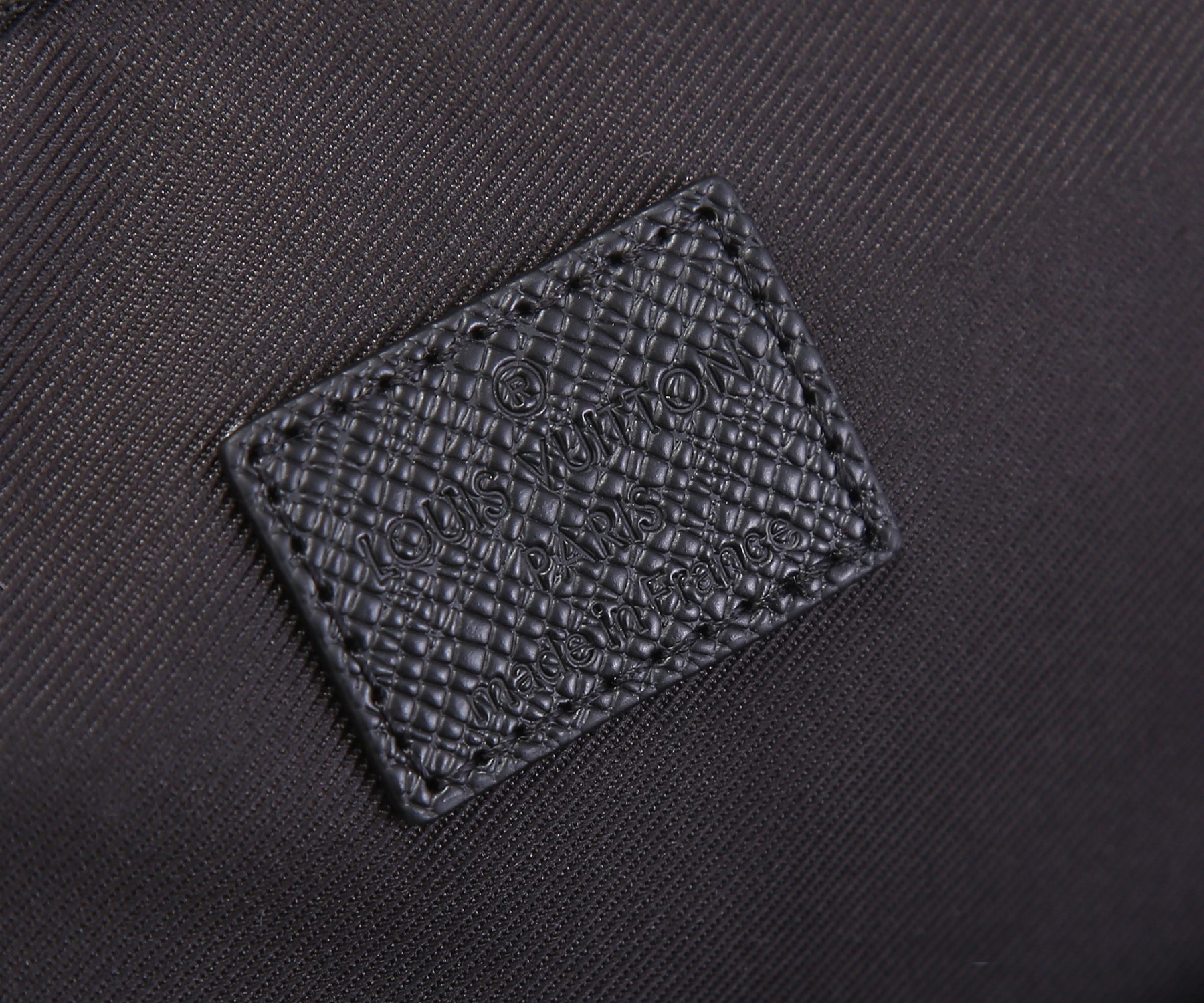 L0vis Vvtt0n M30977 Avenue Backpack 40 x 31 x 15 cm