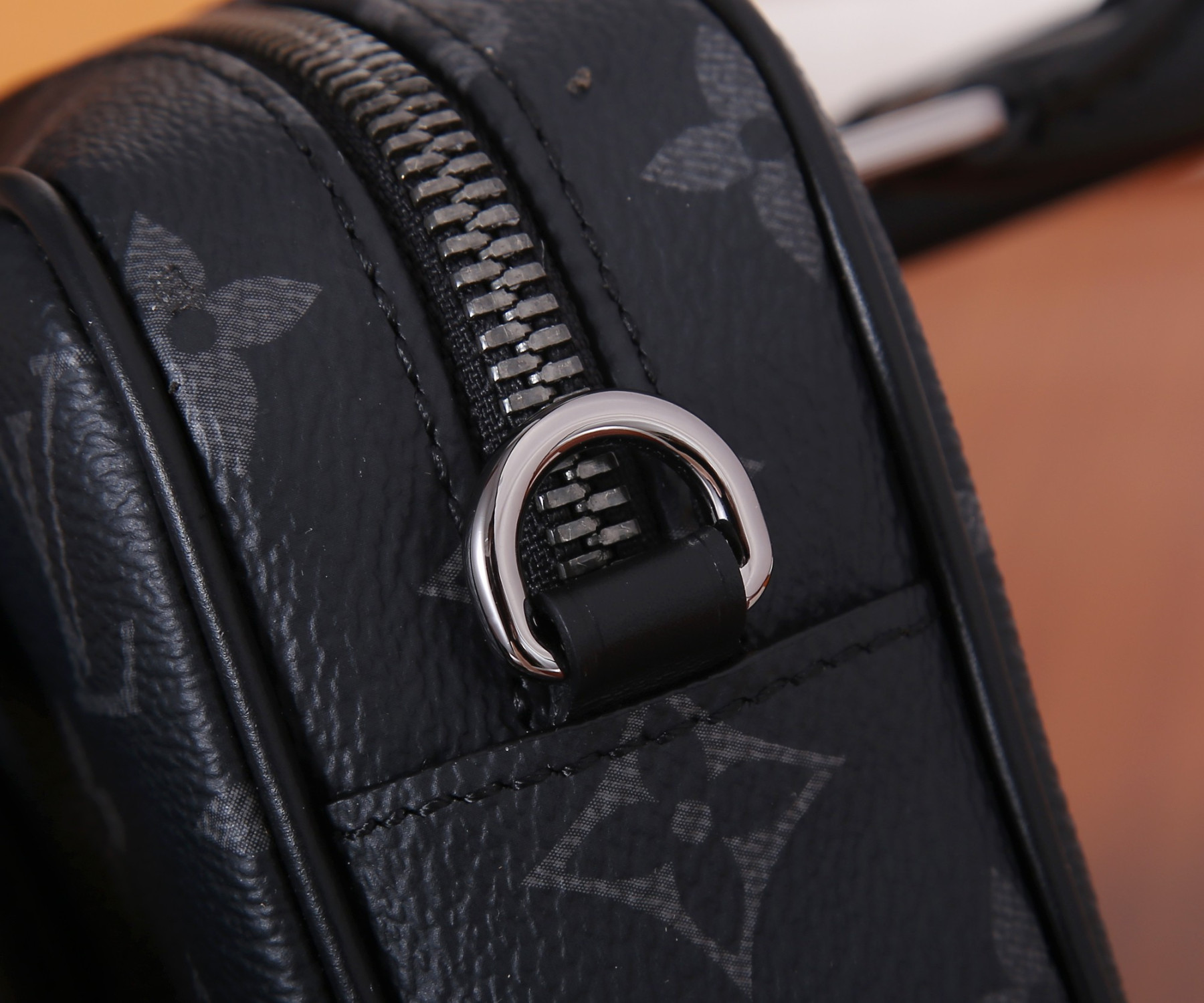 LV M82770 Nano Porte Documents Voyage 20 x 13 x 5.5 cm