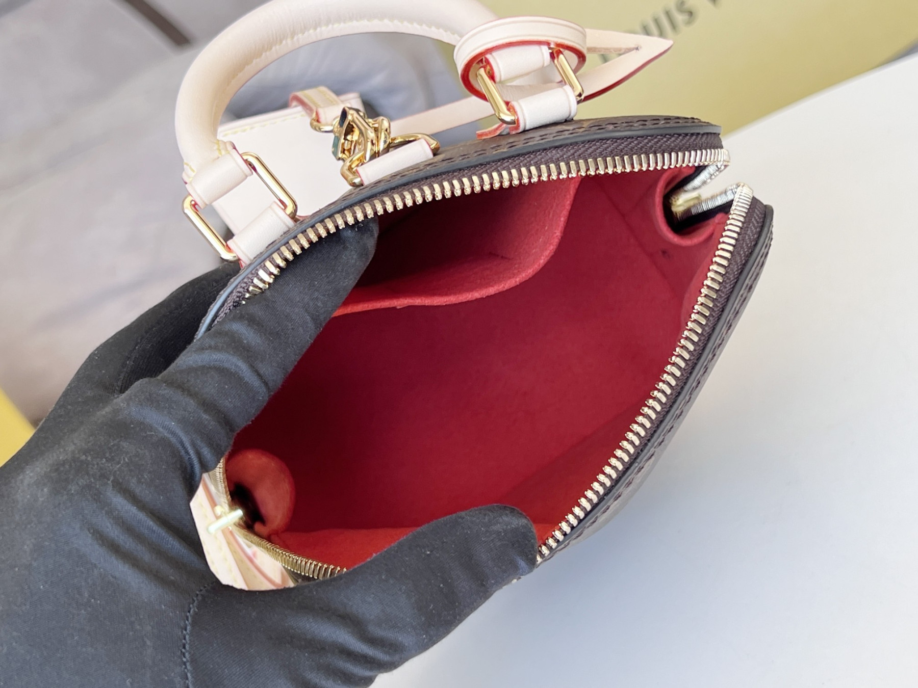 L0vis Vvtt0n M47132 Alma Backpack 15 x 20 x 10 cm