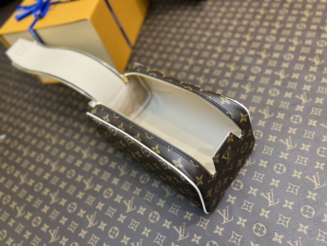 L0vis Vvtt0n M44494 Dopp Kit Toilet Pouch 28 x 15 x 16.5 cm