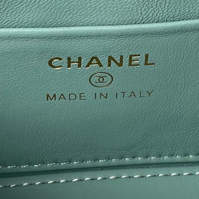 Ch**el 24P CHAIN LEATHER SQUARE BOX SHOULDER BAG BLUE 16x10x8cm