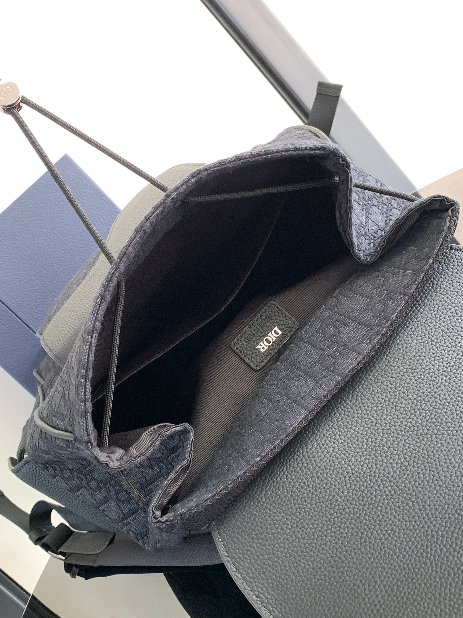 D10r Saddle Backpack 10.5 x 16 x 5.5 inches