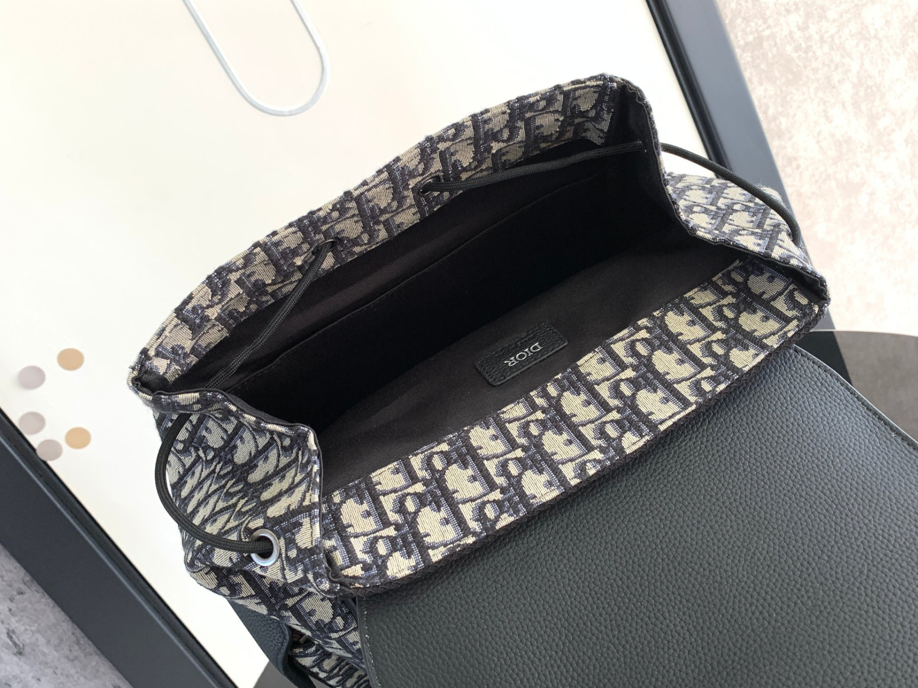 D10r Saddle Backpack 10.5 x 16 x 5.5 inches