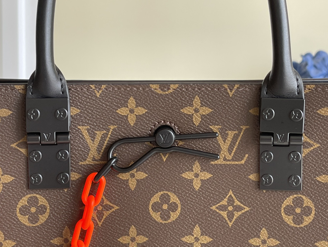 LV Virgil Abloh M44475 36 x 36 x 9 cm