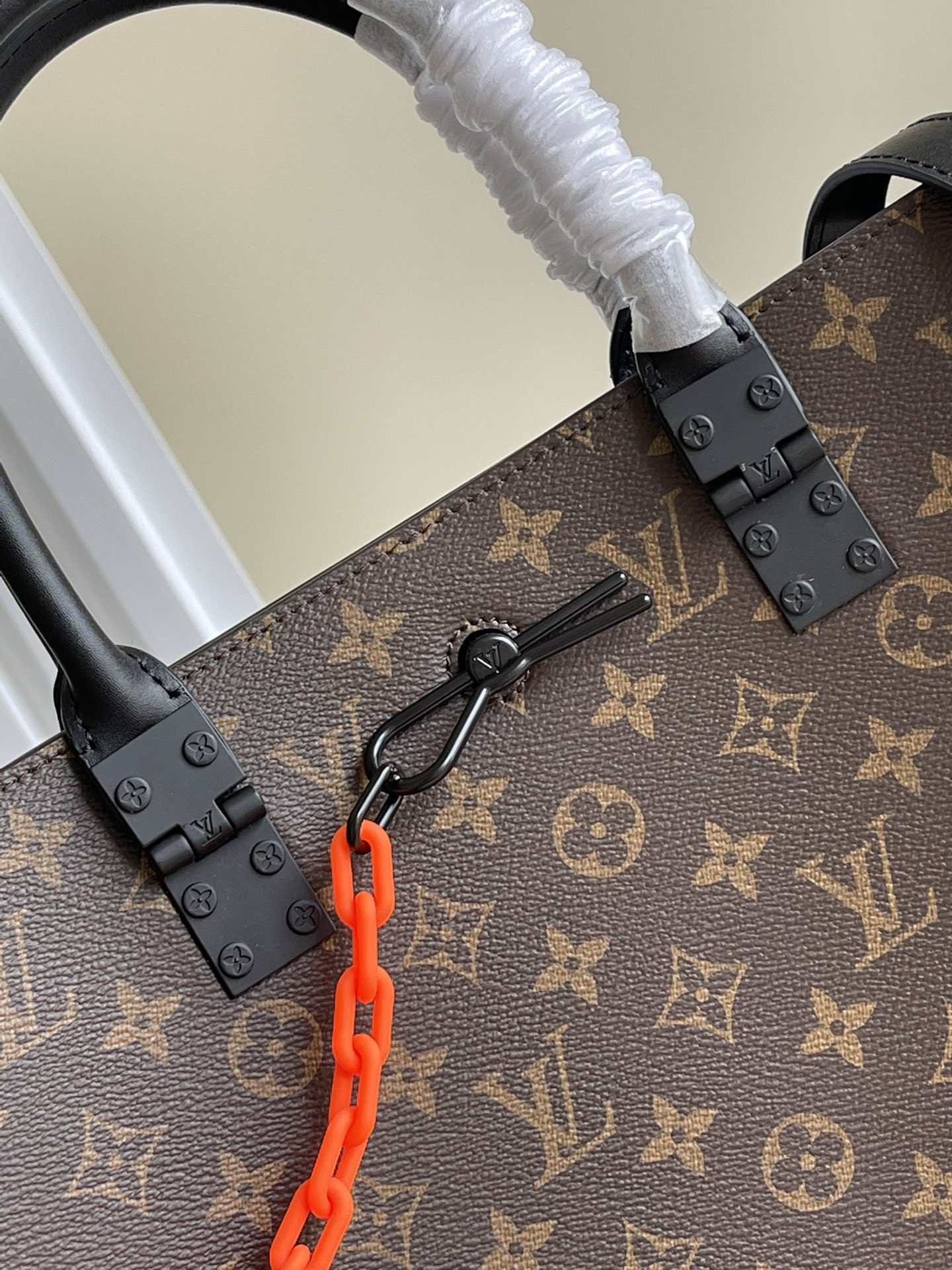 LV Sac Plat M45667 36 x 36 x 9 cm