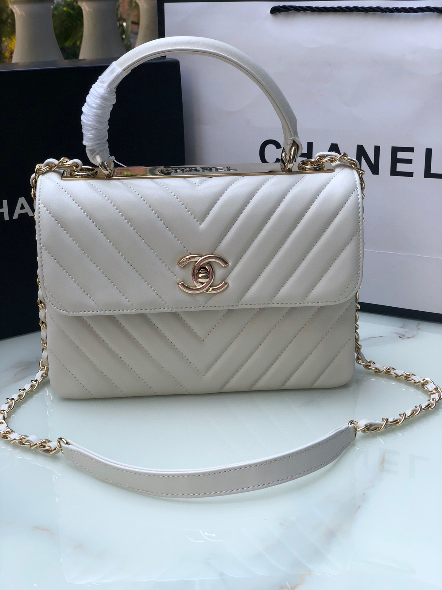 Ch**el FLAP BAG WITH TOP HANDLE WHITE 6.6 × 9.8 × 4.7 in