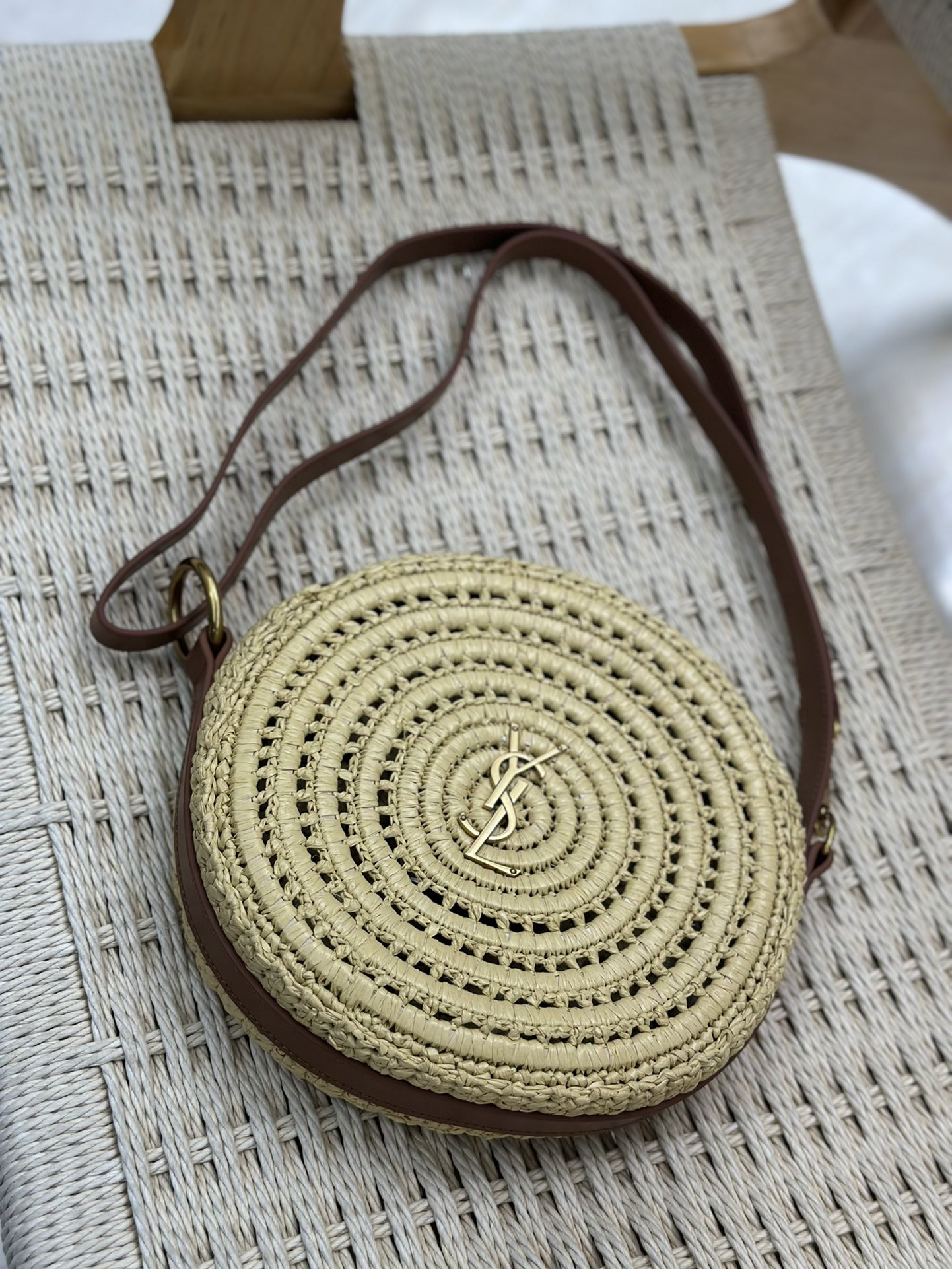 Y51 ROUND BAG IN RAFFIA AND VEGETABLE-TANNED LEATHER Color Natural