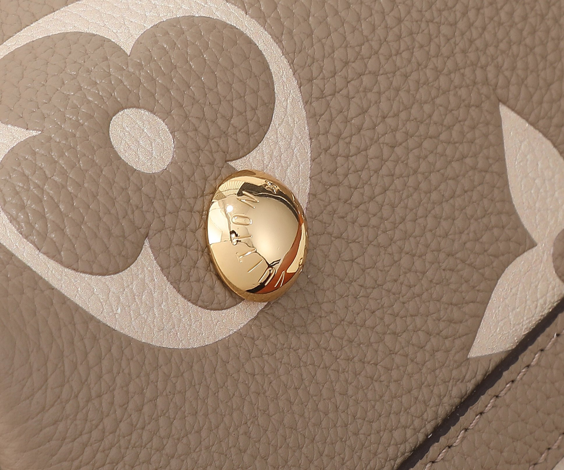 LV  CarryAll PM M47180 11.6x9.4x4.7 inches