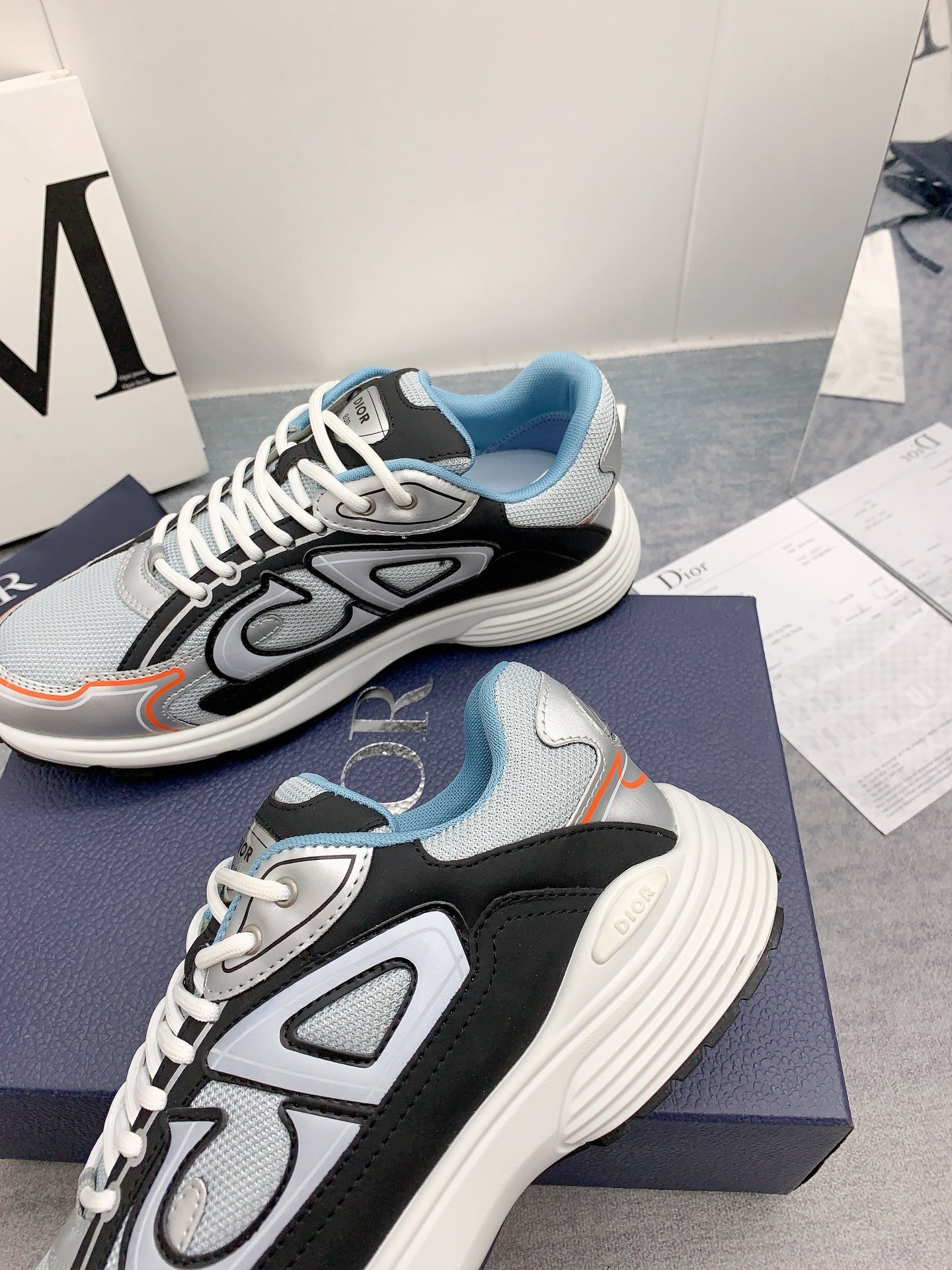 UA D10r B30 Silver Dark Grey