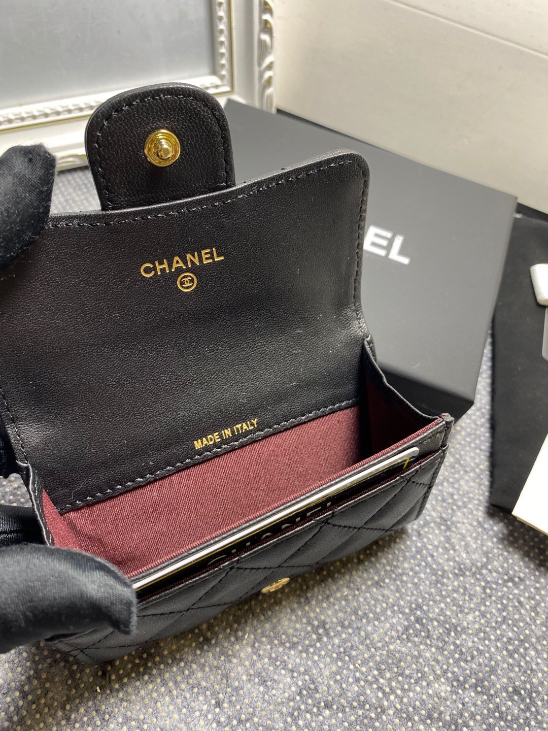 Ch**el CARD HOLDER 11.3 x 7.5 x 2.5 cm