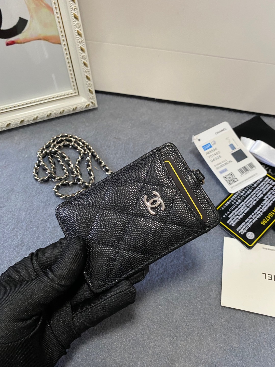 Ch**el CARD HOLDER 10.5 x7 x  0.5cm