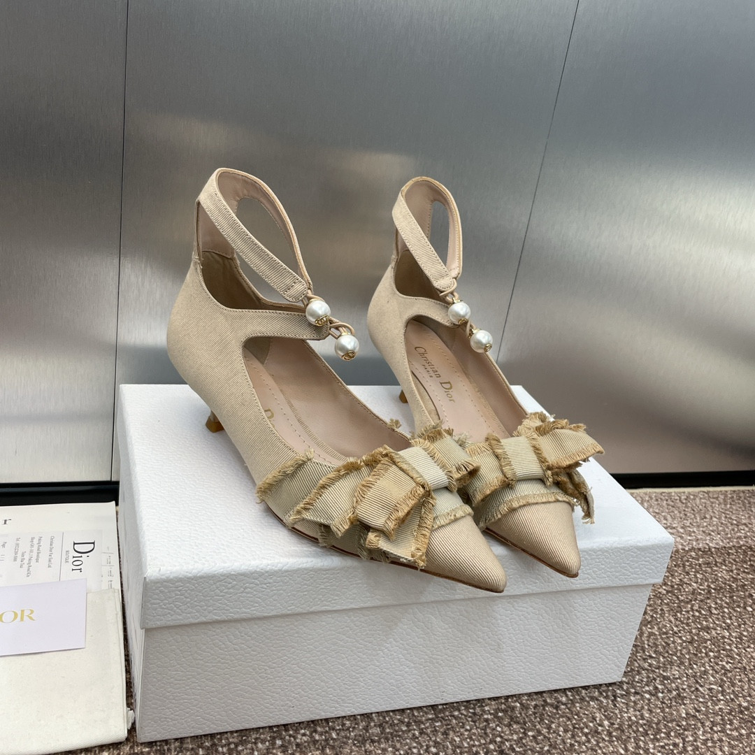 UA D10r AD10rable Pump