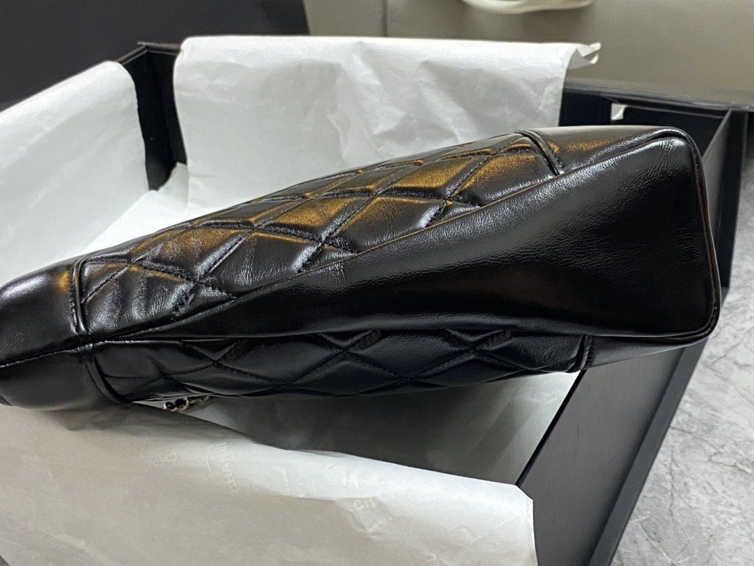 Ch**el  SHOPPING BAG Shiny Lambskin & Gold-Tone Metal Black 35x39x8cm