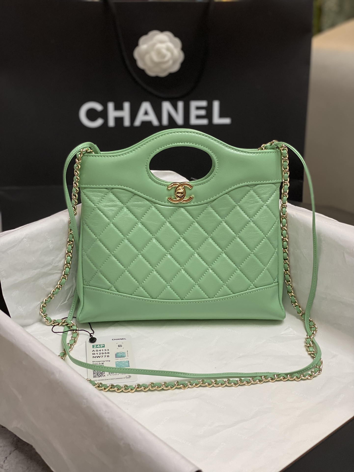 Ch**el MINI SHOPPING BAG Shiny Lambskin & Gold-Tone Metal Light green 22x23x5.5cm