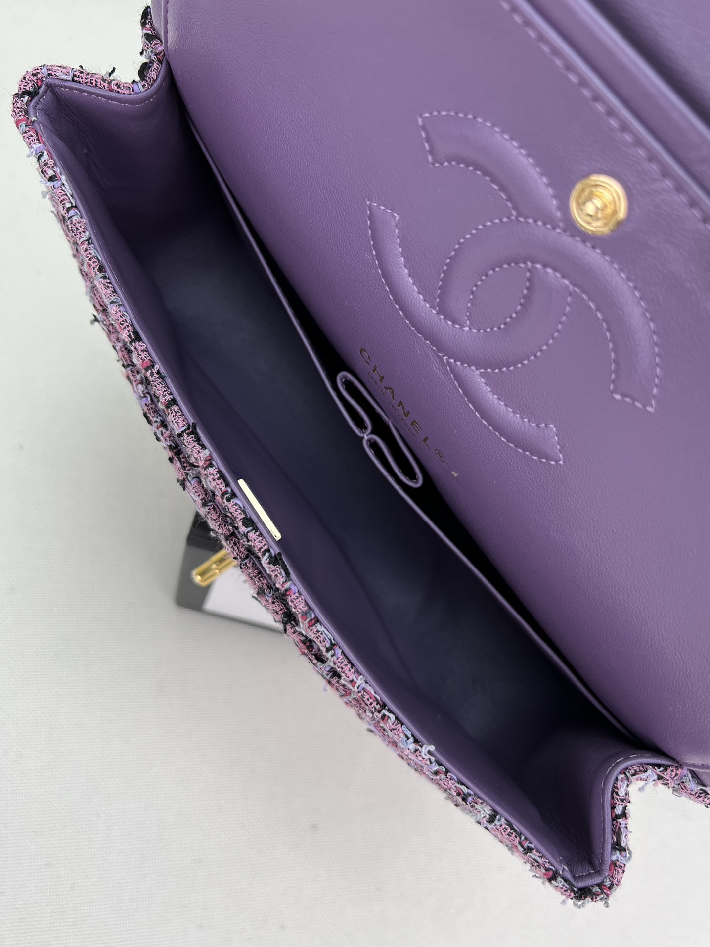 Ch**el CLASSIC 11.12 HANDBAG Tweed & Gold-Tone Metal   6 × 9.9 × 2.5 in