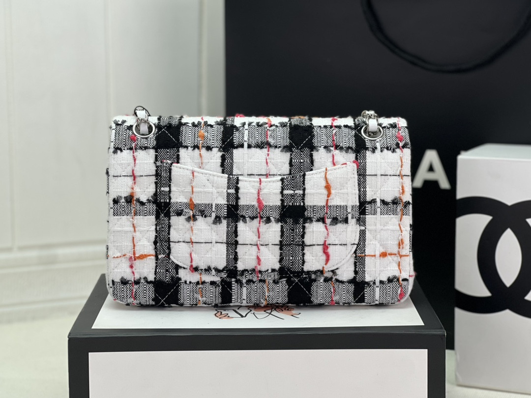 Ch**el CLASSIC 11.12 HANDBAG Tweed & Silver-Tone Metal   6 × 9.9 × 2.5 in