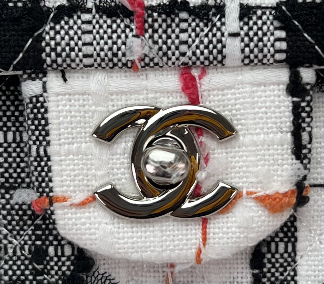 Ch**el CLASSIC 11.12 HANDBAG Tweed & Silver-Tone Metal   6 × 9.9 × 2.5 in