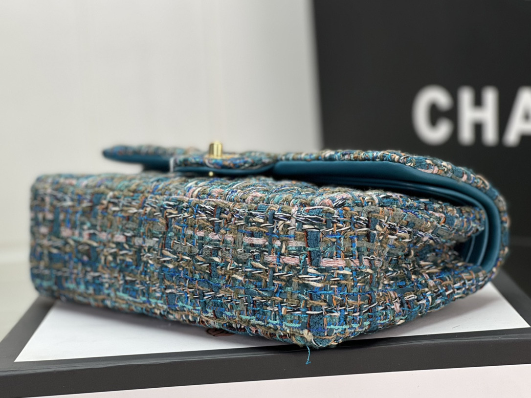 Ch**el CLASSIC 11.12 HANDBAG Tweed & Gold-Tone Metal   6 × 9.9 × 2.5 in