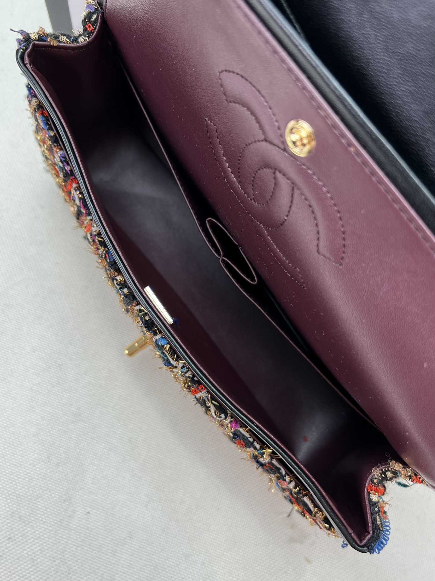 Ch**el CLASSIC 11.12 HANDBAG Tweed & Gold-Tone Metal   6 × 9.9 × 2.5 in