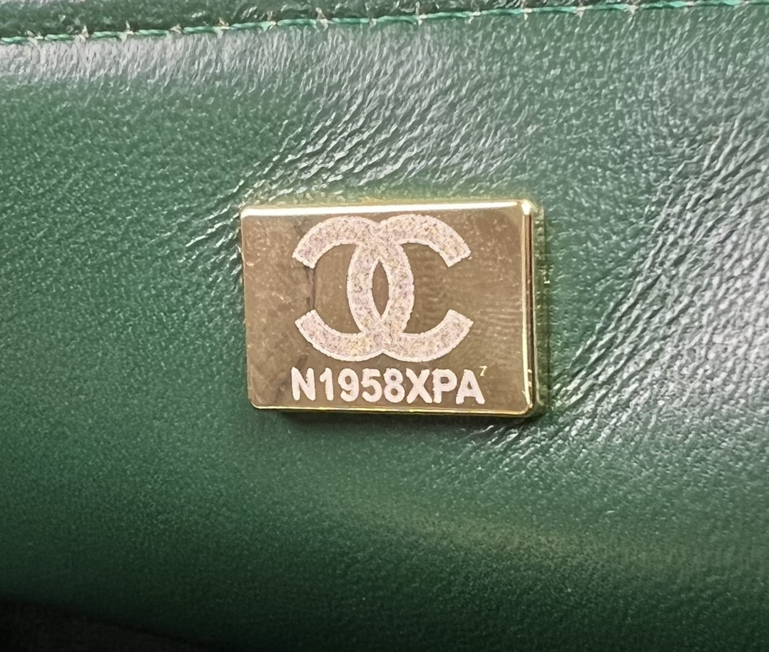 Ch**el CLASSIC 11.12 HANDBAG Tweed & Gold-Tone Metal   6 × 9.9 × 2.5 in